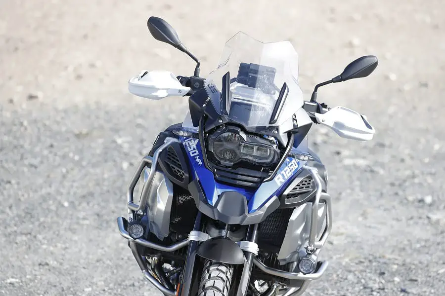 Tall windscreen of the BMW R 1250 GS Adventure