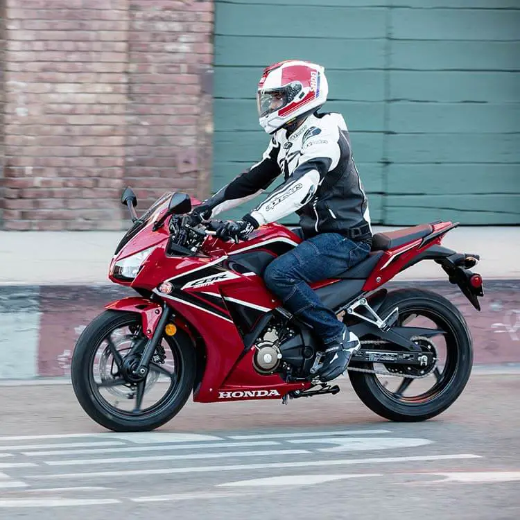 The Honda CBR 300 R is perfect for commuting
