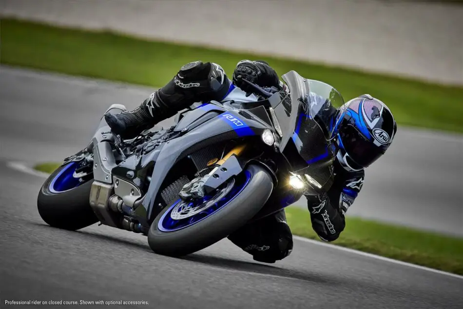 Yamaha R1M seat height is 33.7 inches